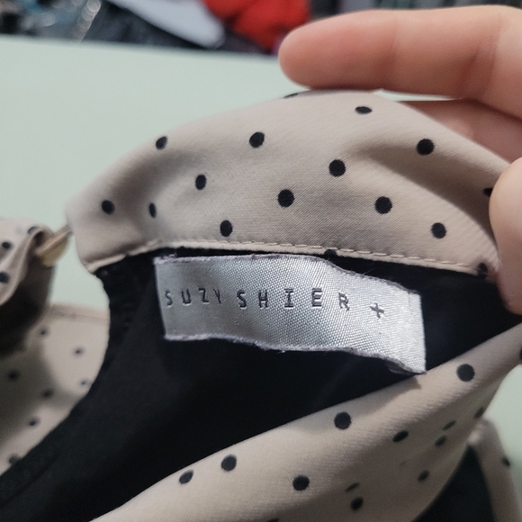 Contrast Collar and Hem blouse - Picture 5 of 7